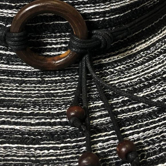 Sun Hat Black and White - Picture 3 of 4